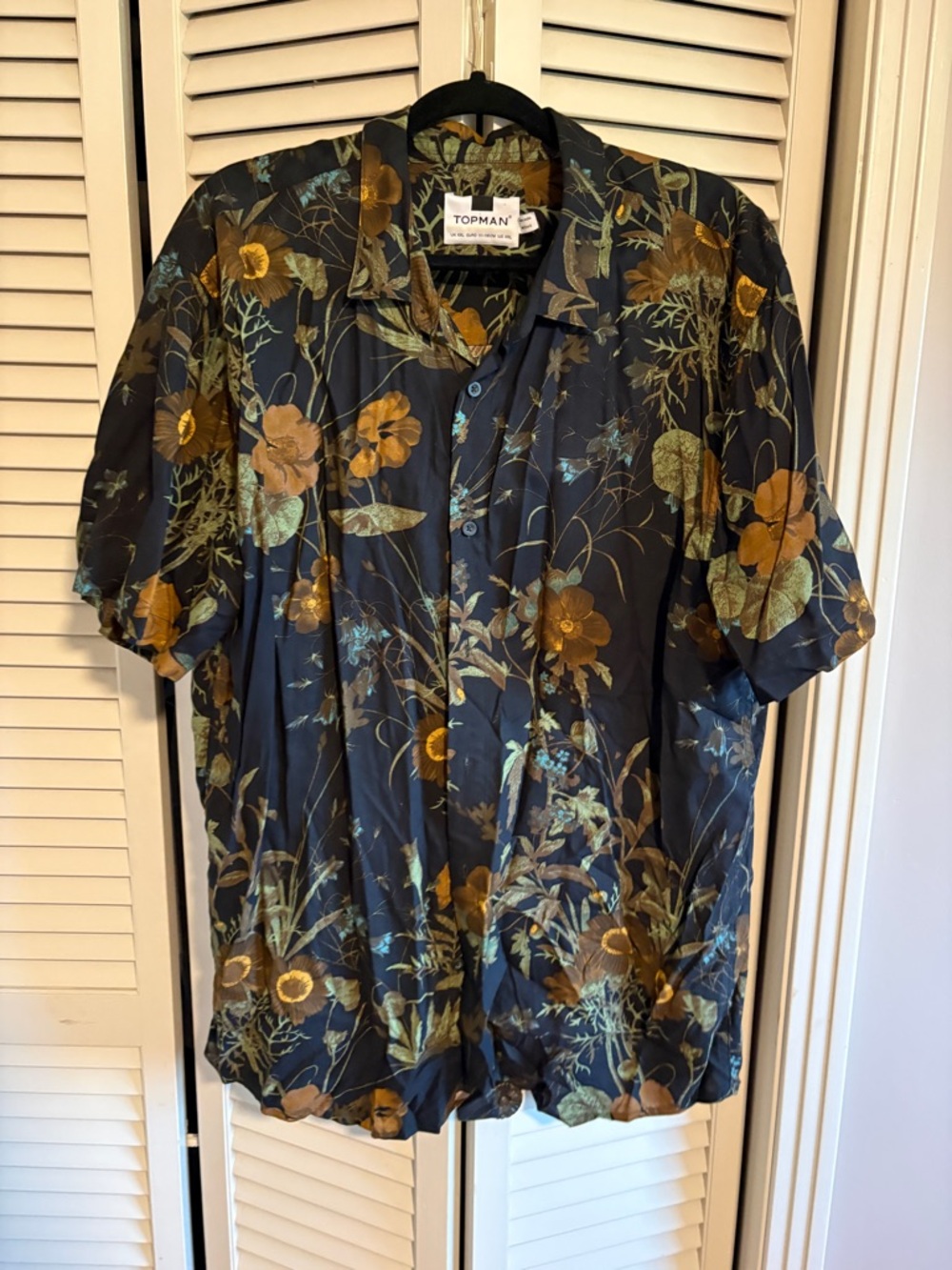 Topman Navy Floral Short-Sleeve Button-Up Shirt with Gold Accents